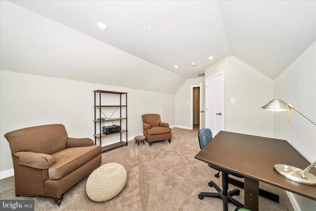 6443 AUTUMN OLIVE DRIVE