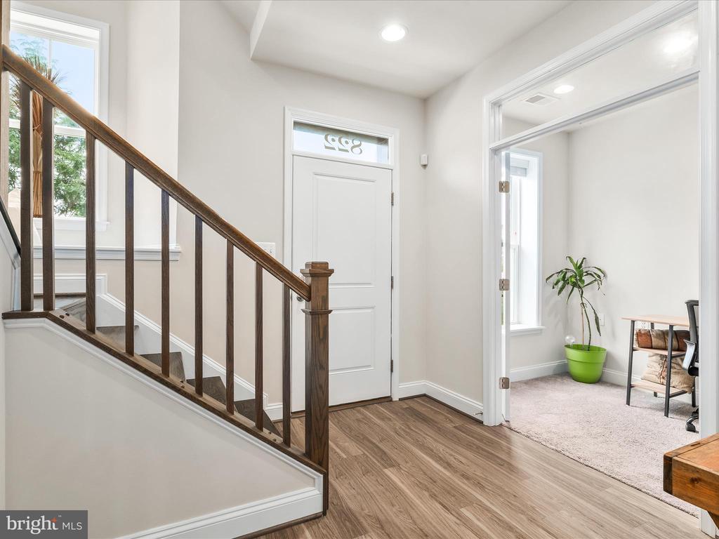 822 LINDLEY ROAD