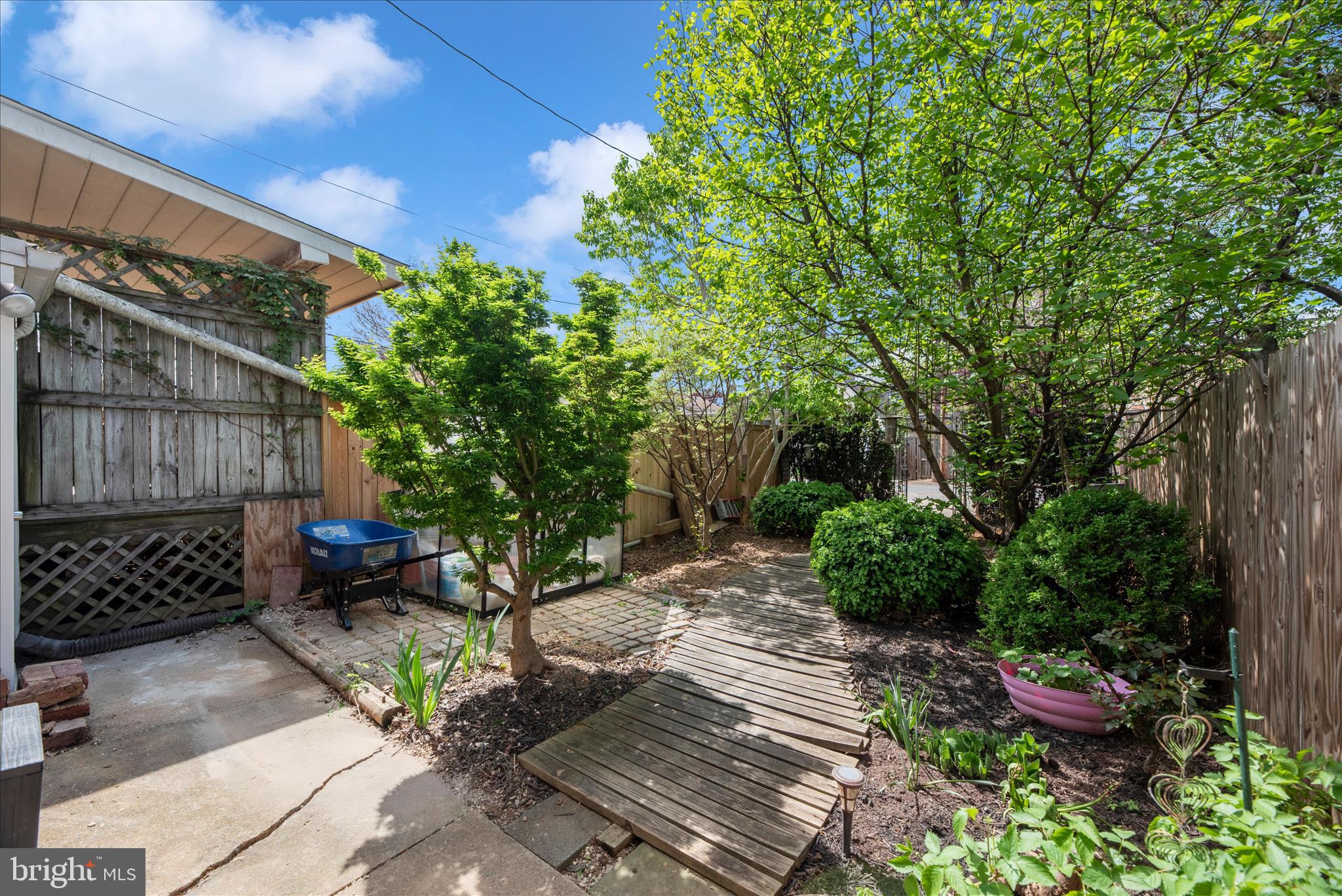 729 MOTTER AVENUE