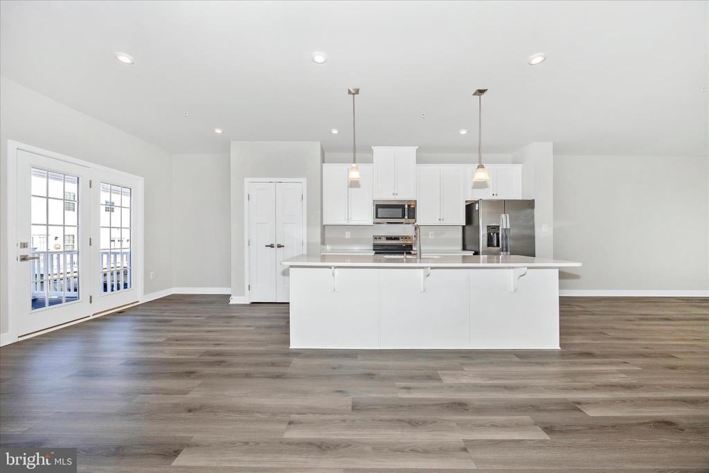 195 BEL AIRE LANE