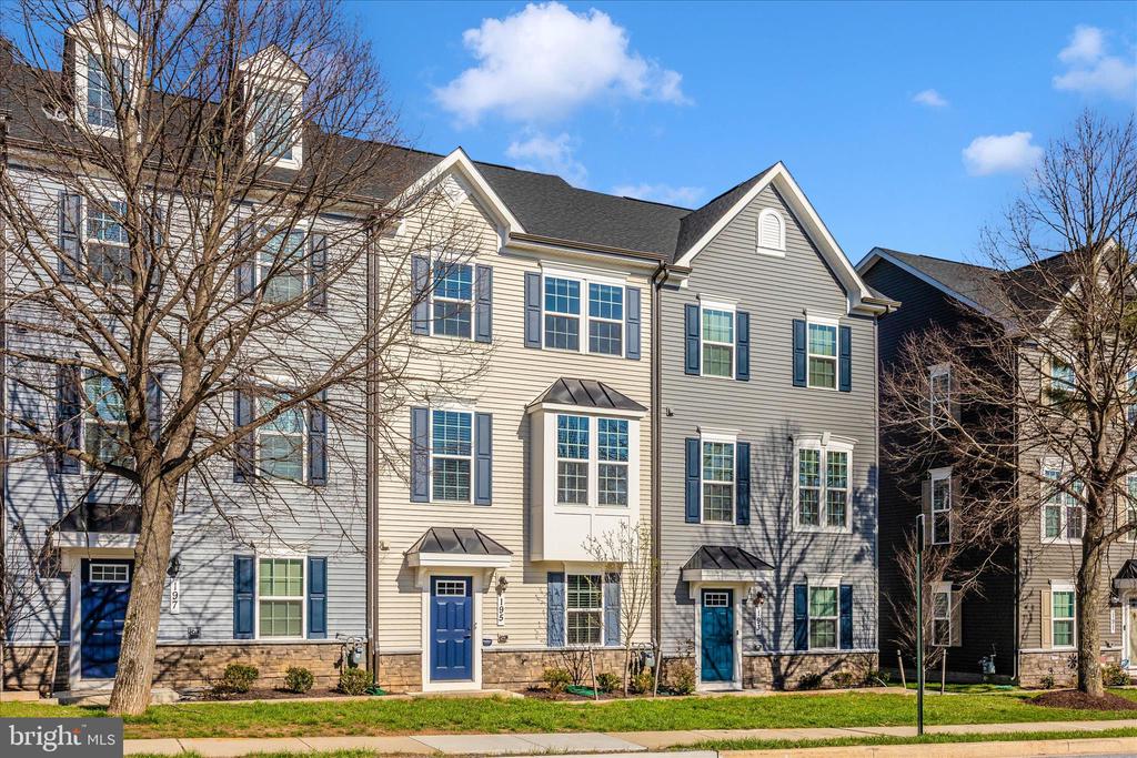 195 BEL AIRE LANE