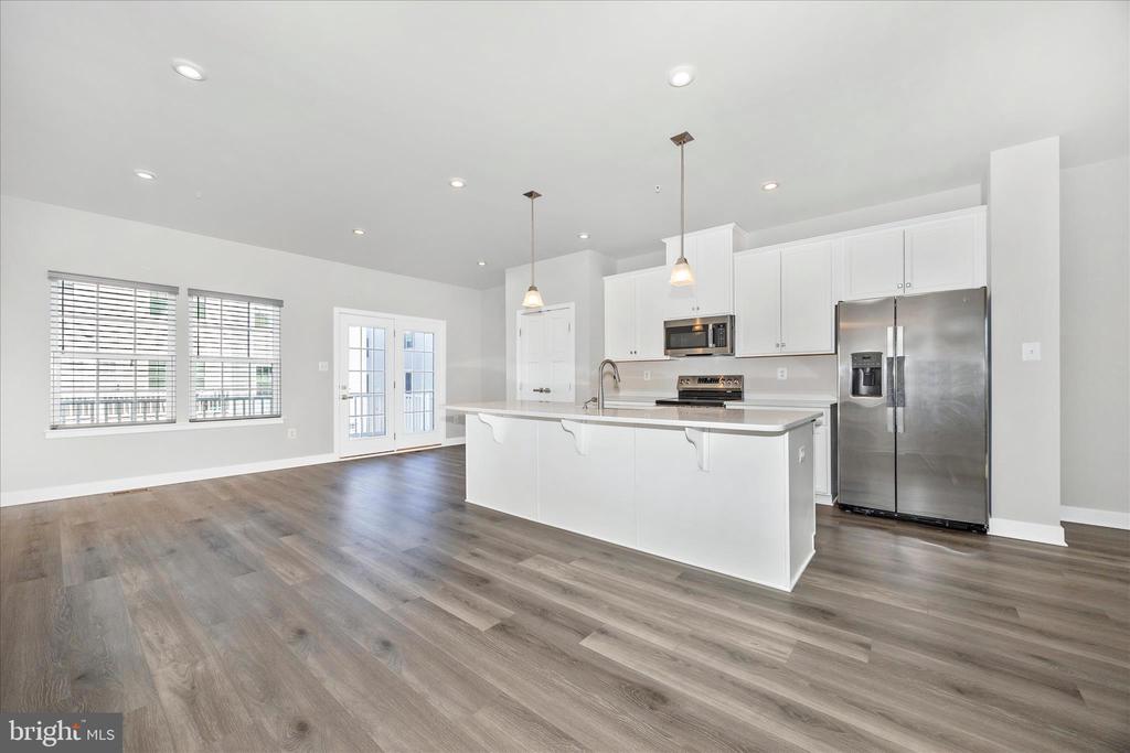 195 BEL AIRE LANE