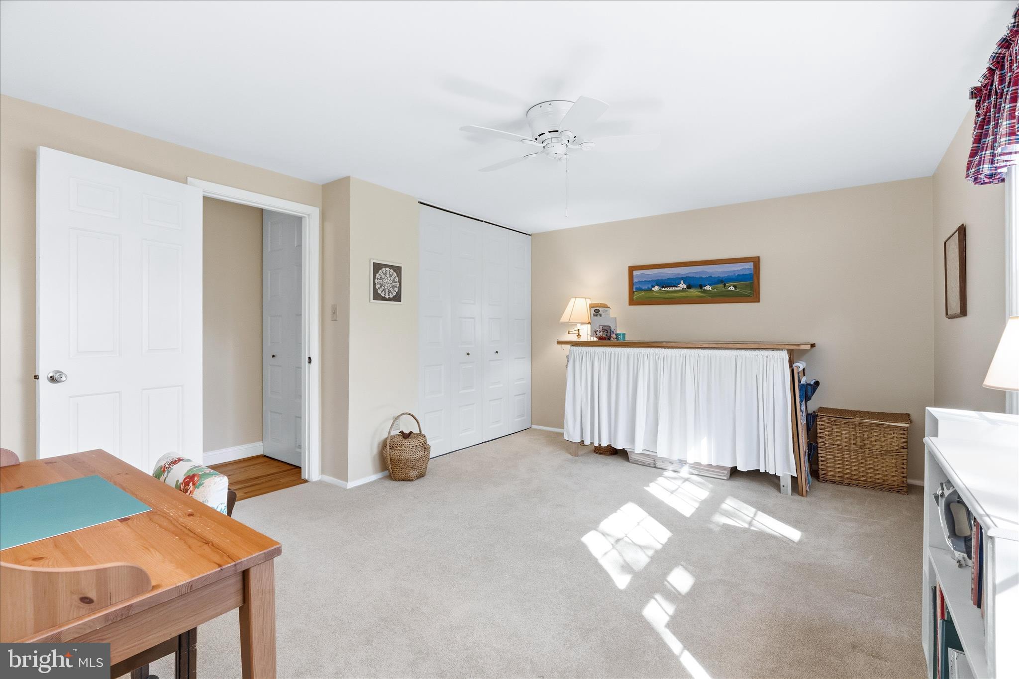 5905 CHAR LEIGH CIRCLE