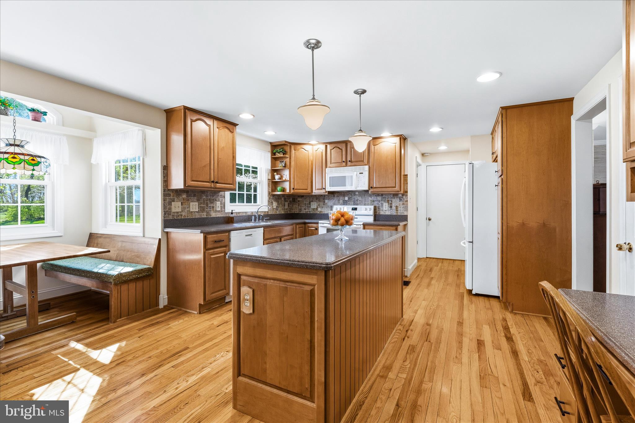 5905 CHAR LEIGH CIRCLE