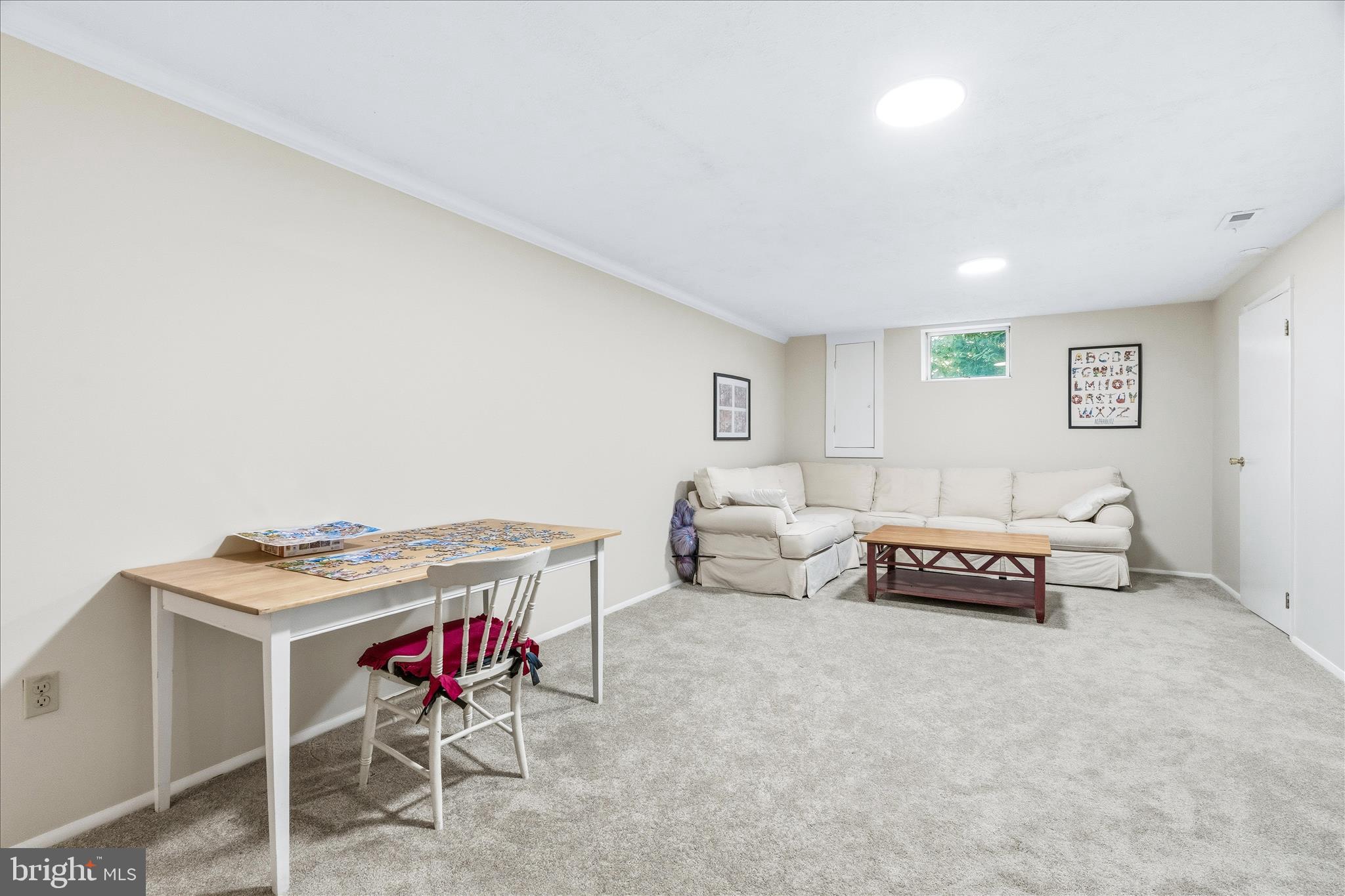 5905 CHAR LEIGH CIRCLE