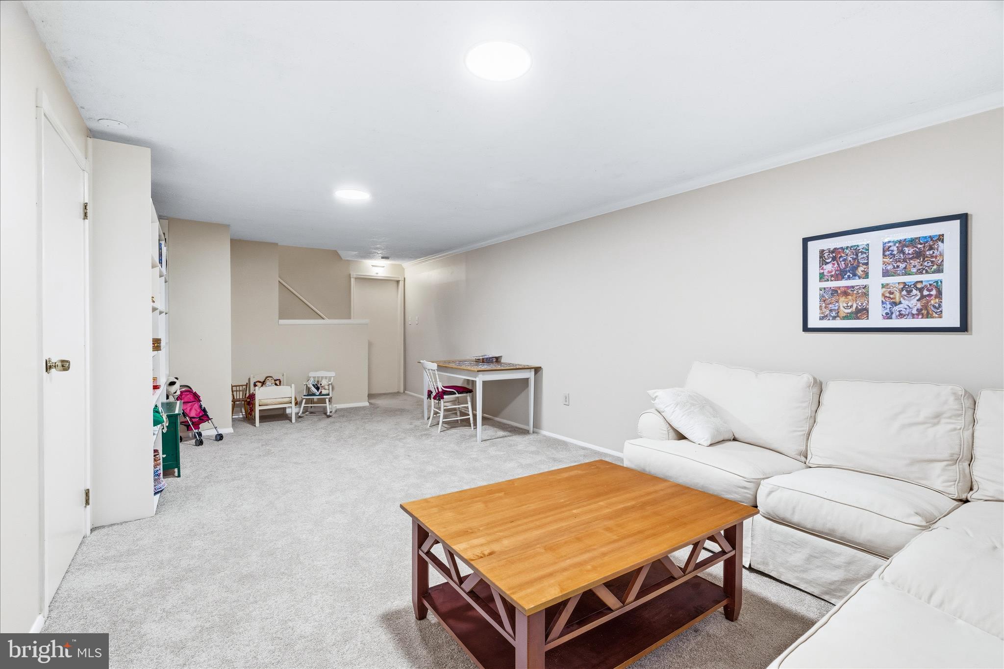 5905 CHAR LEIGH CIRCLE