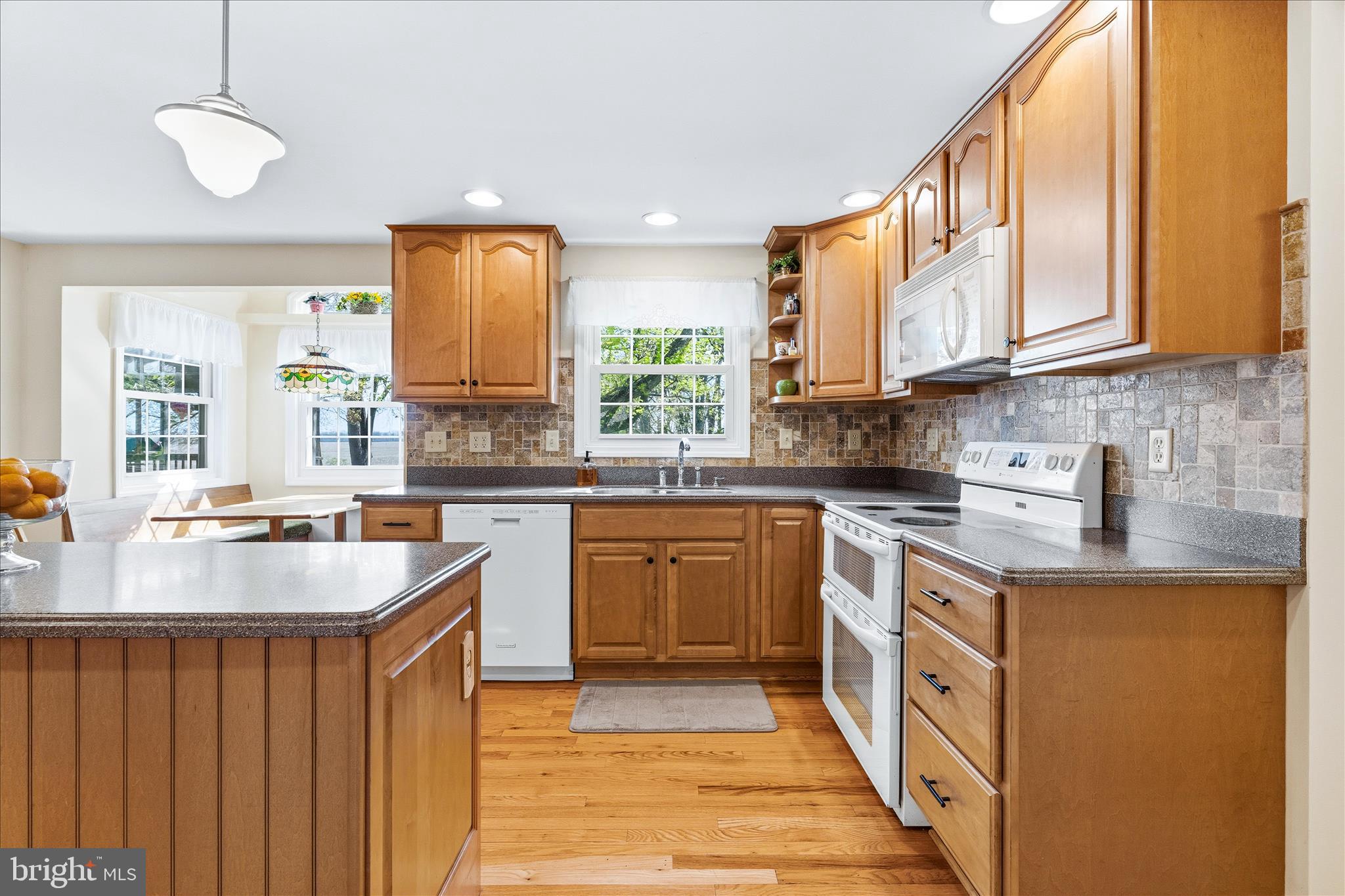 5905 CHAR LEIGH CIRCLE