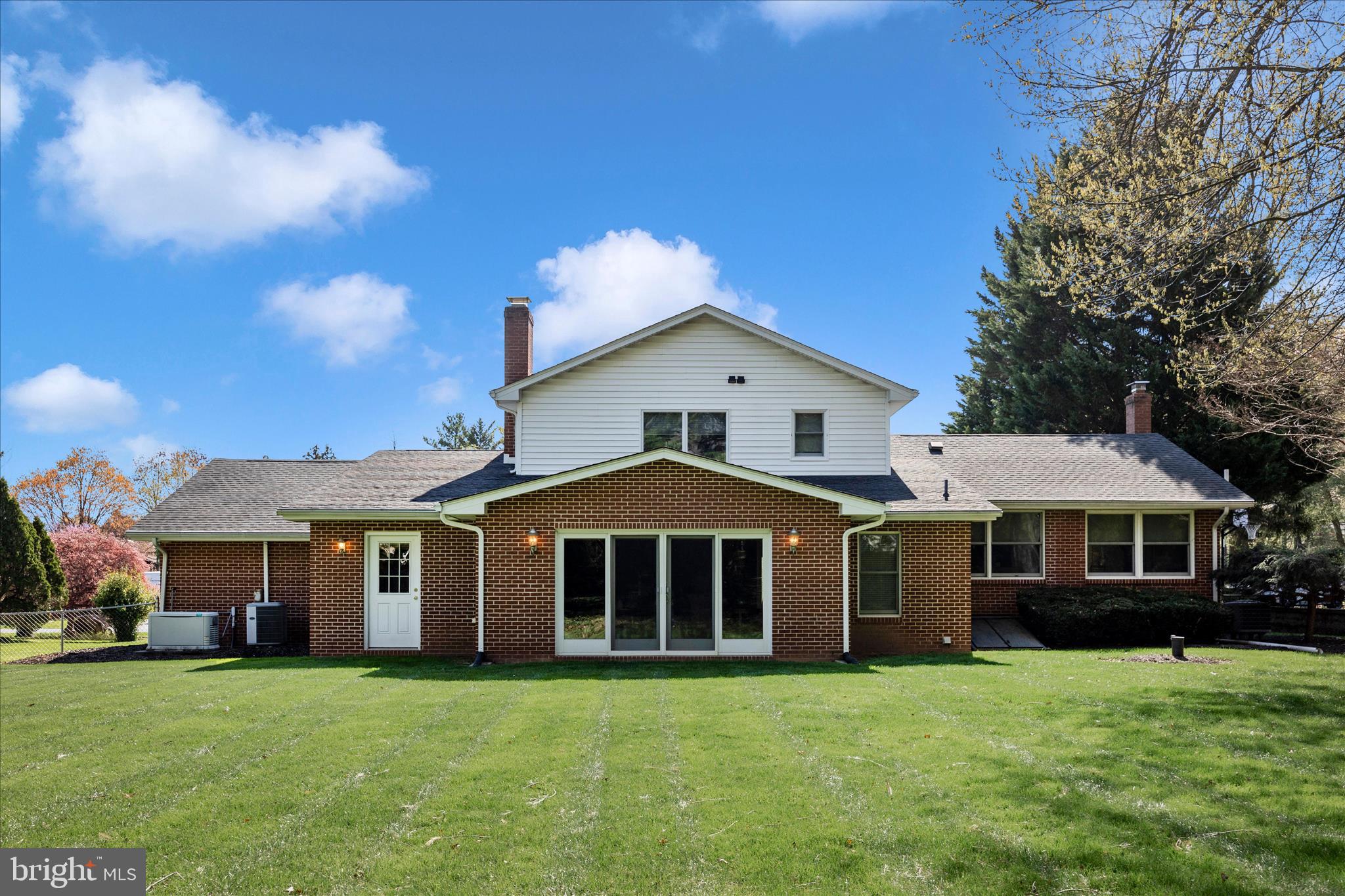 8022 FIELDSTONE DRIVE