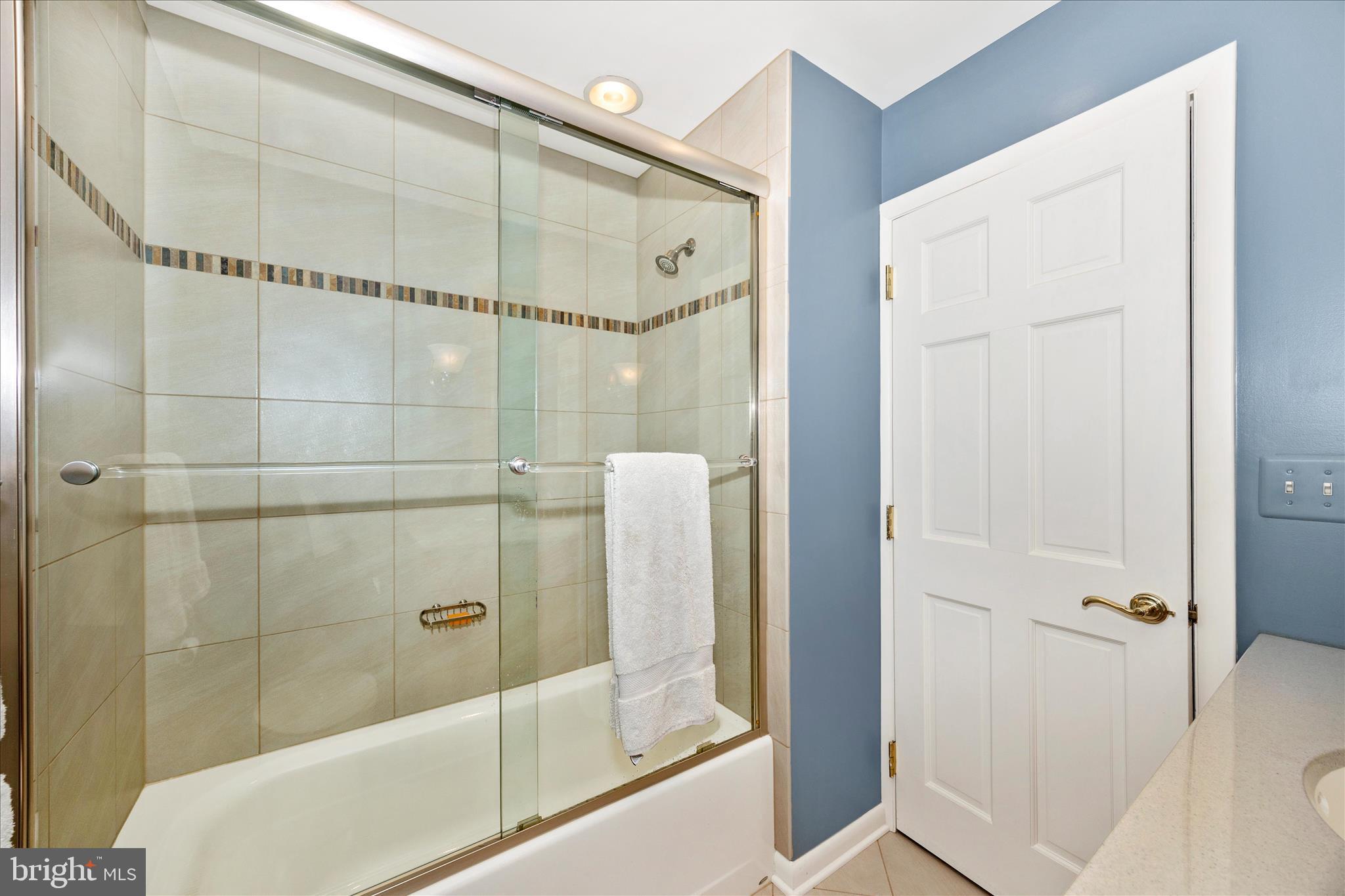 8022 FIELDSTONE DRIVE