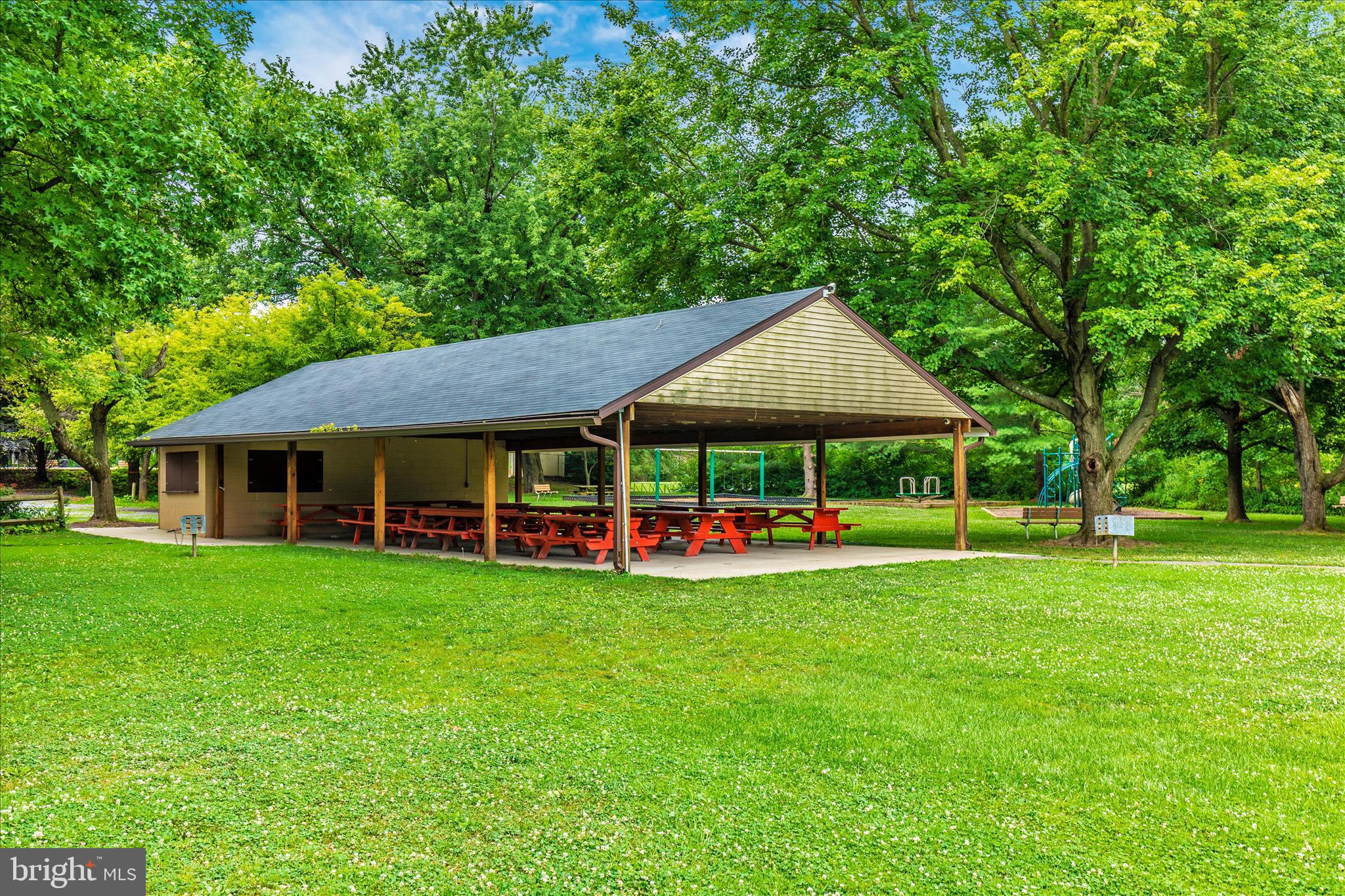 8022 FIELDSTONE DRIVE