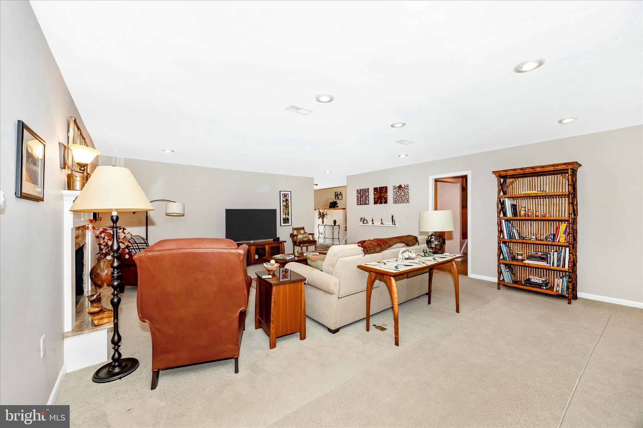 8022 FIELDSTONE DRIVE
