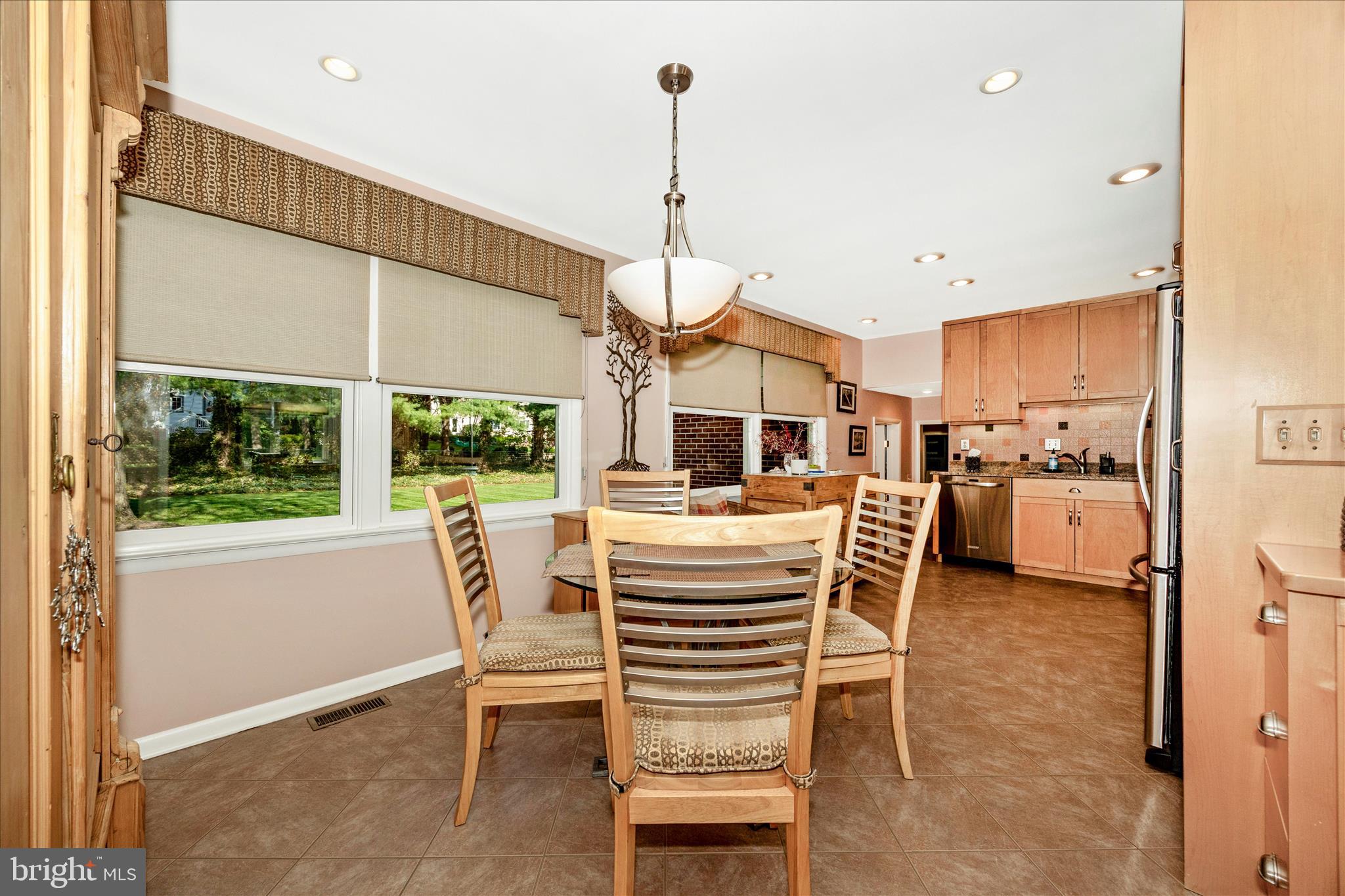 8022 FIELDSTONE DRIVE