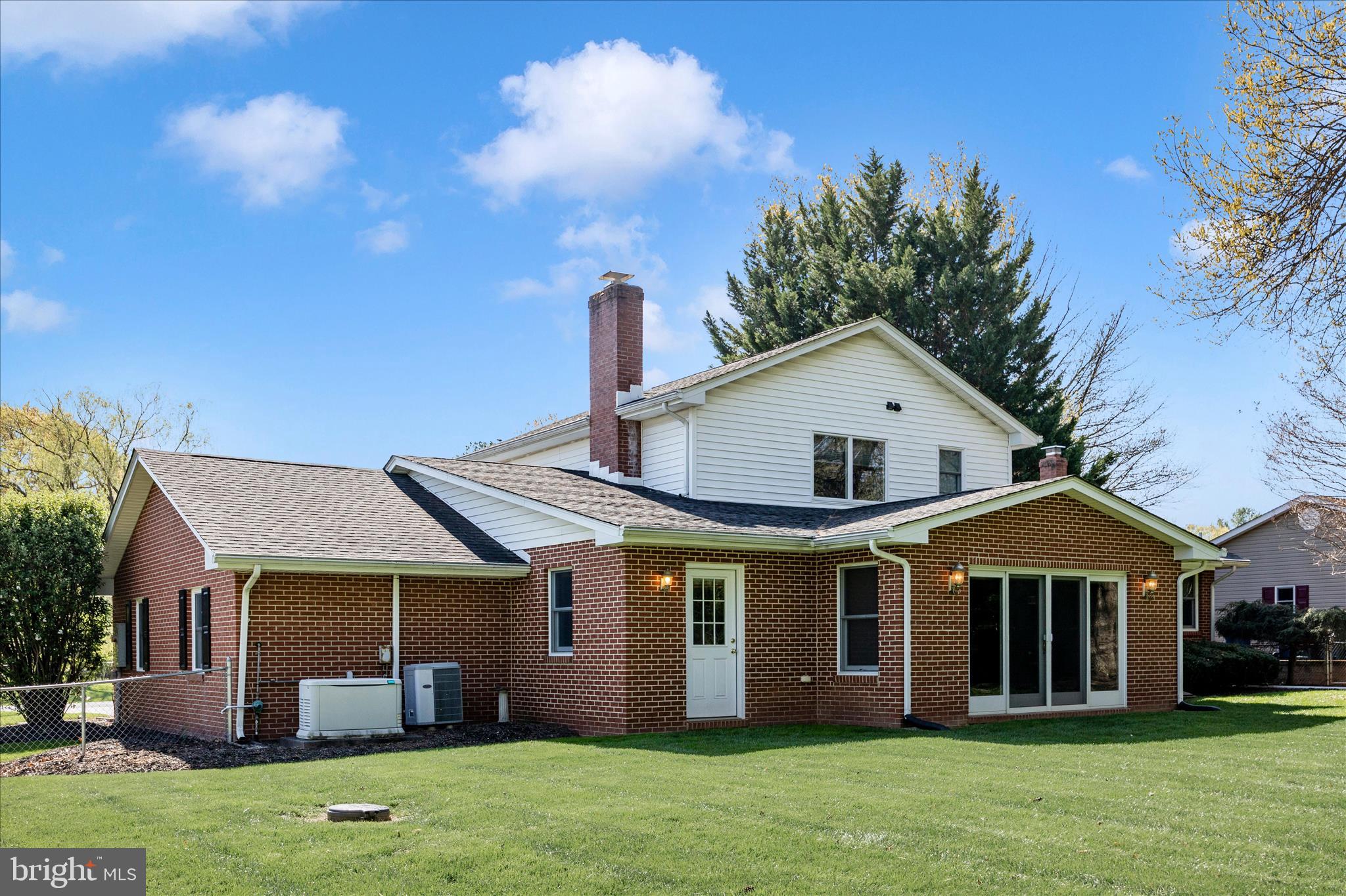 8022 FIELDSTONE DRIVE