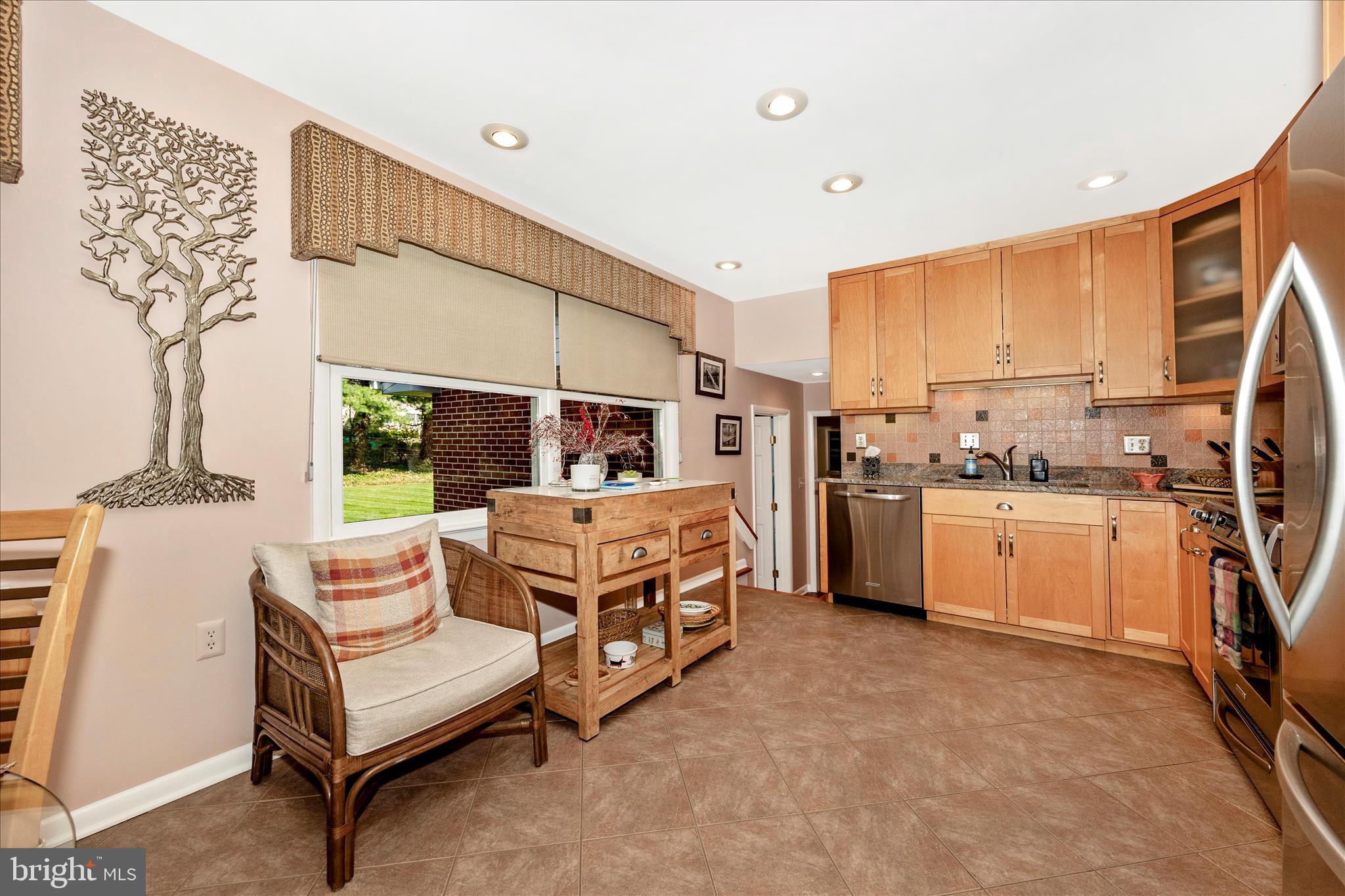 8022 FIELDSTONE DRIVE