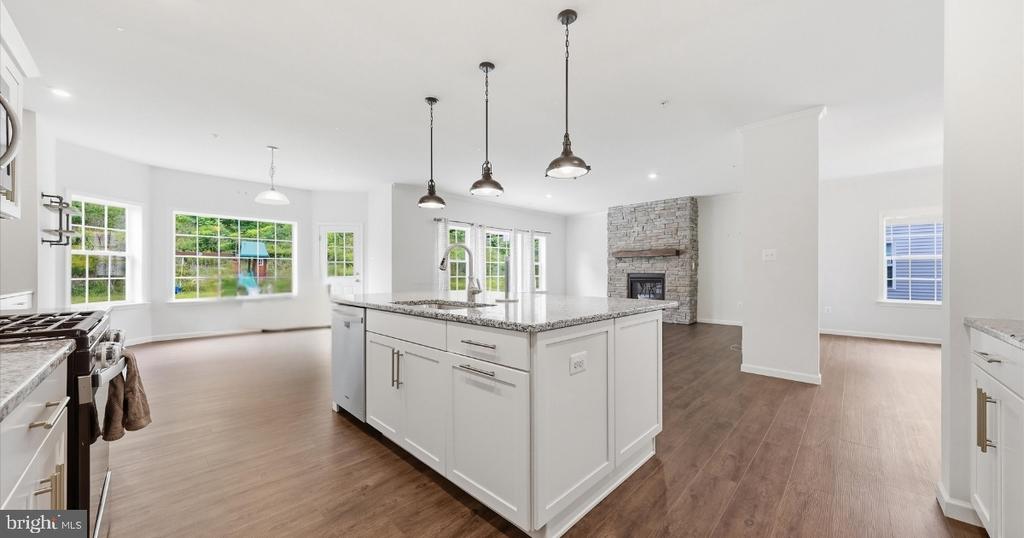 1815 COLT LANE