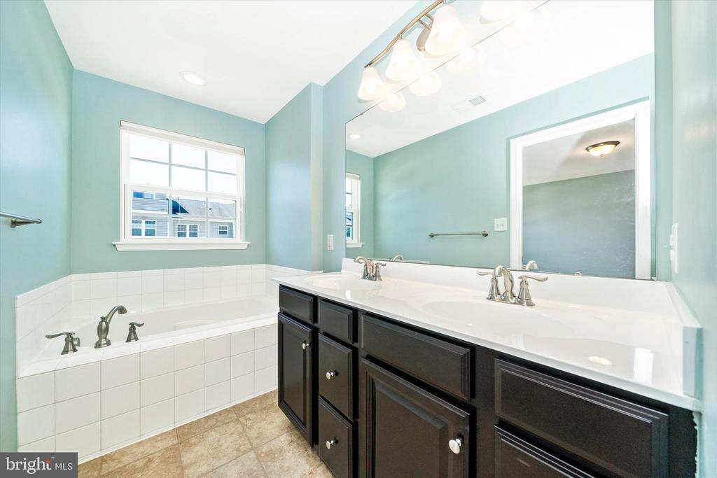 6425 WALCOTT LANE
