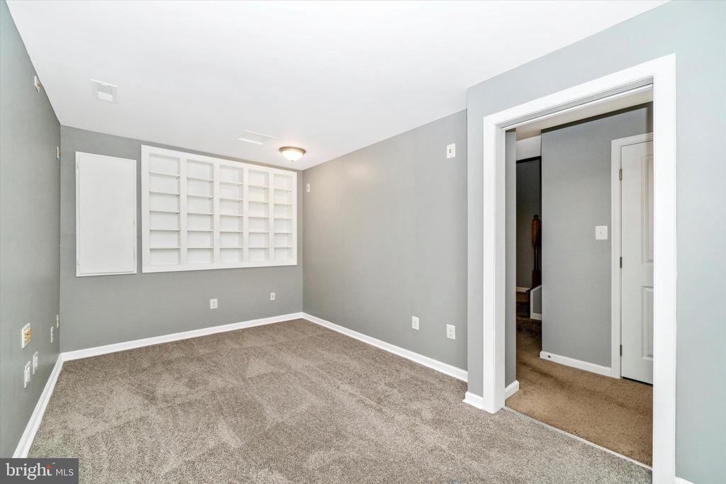 6425 WALCOTT LANE