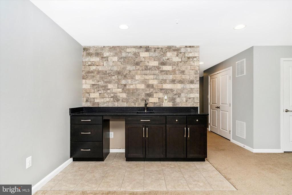 6425 WALCOTT LANE