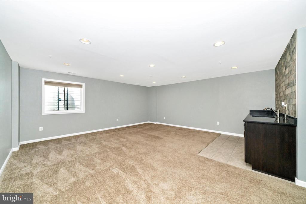 6425 WALCOTT LANE