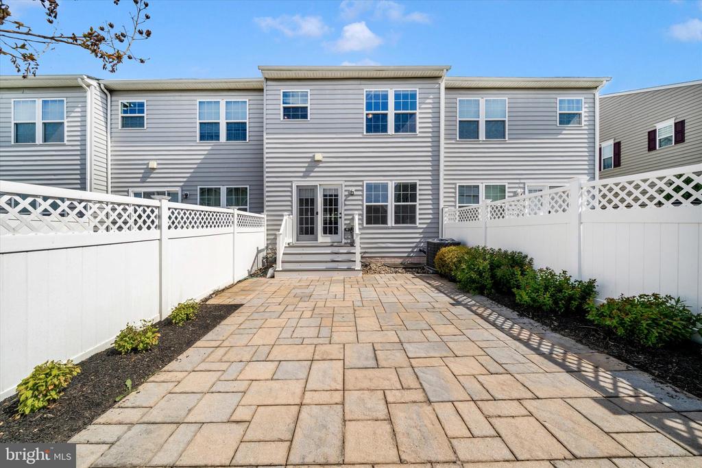 6425 WALCOTT LANE