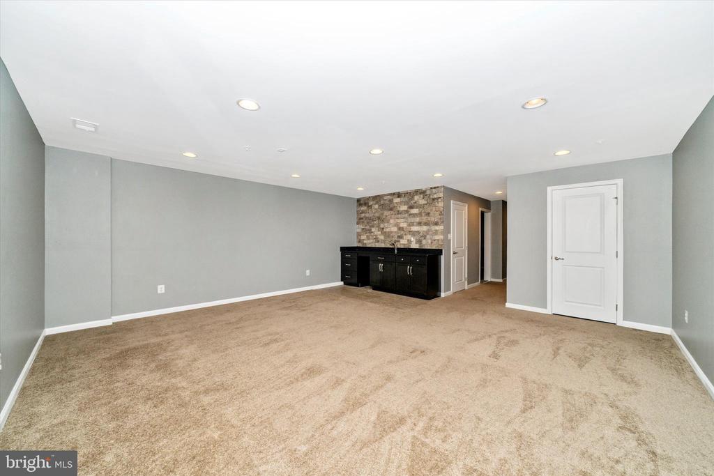 6425 WALCOTT LANE