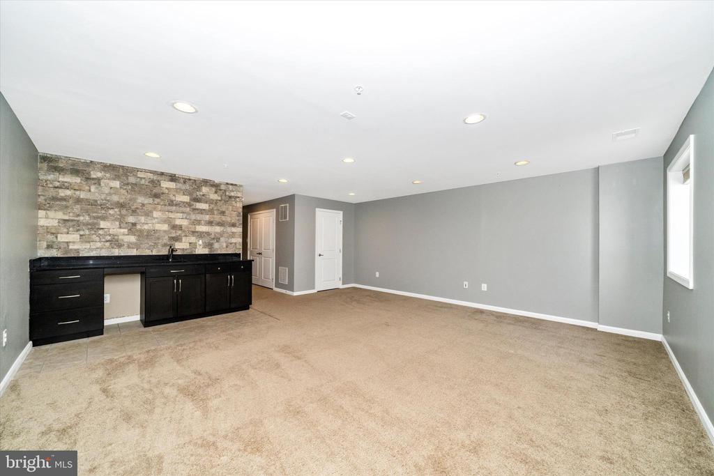 6425 WALCOTT LANE