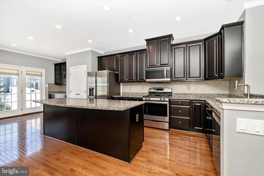 6425 WALCOTT LANE