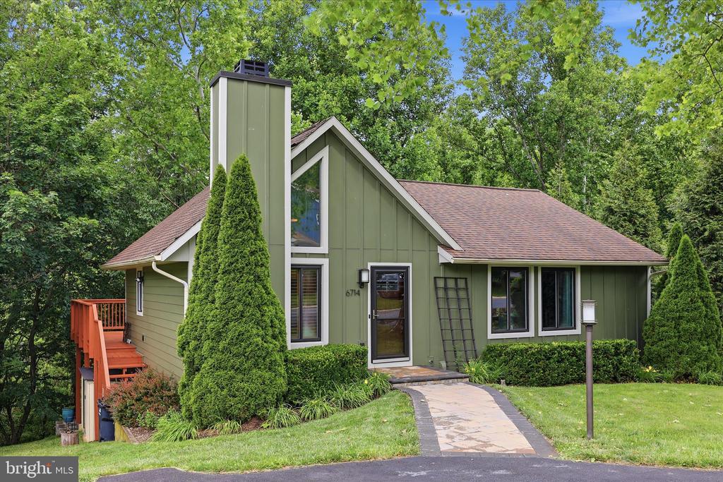 6714 MEADOWLAWN CIRCLE