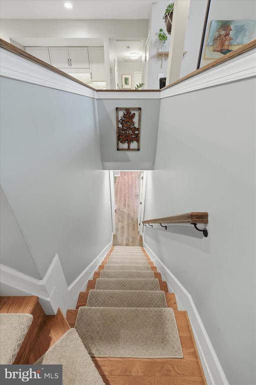6714 MEADOWLAWN CIRCLE