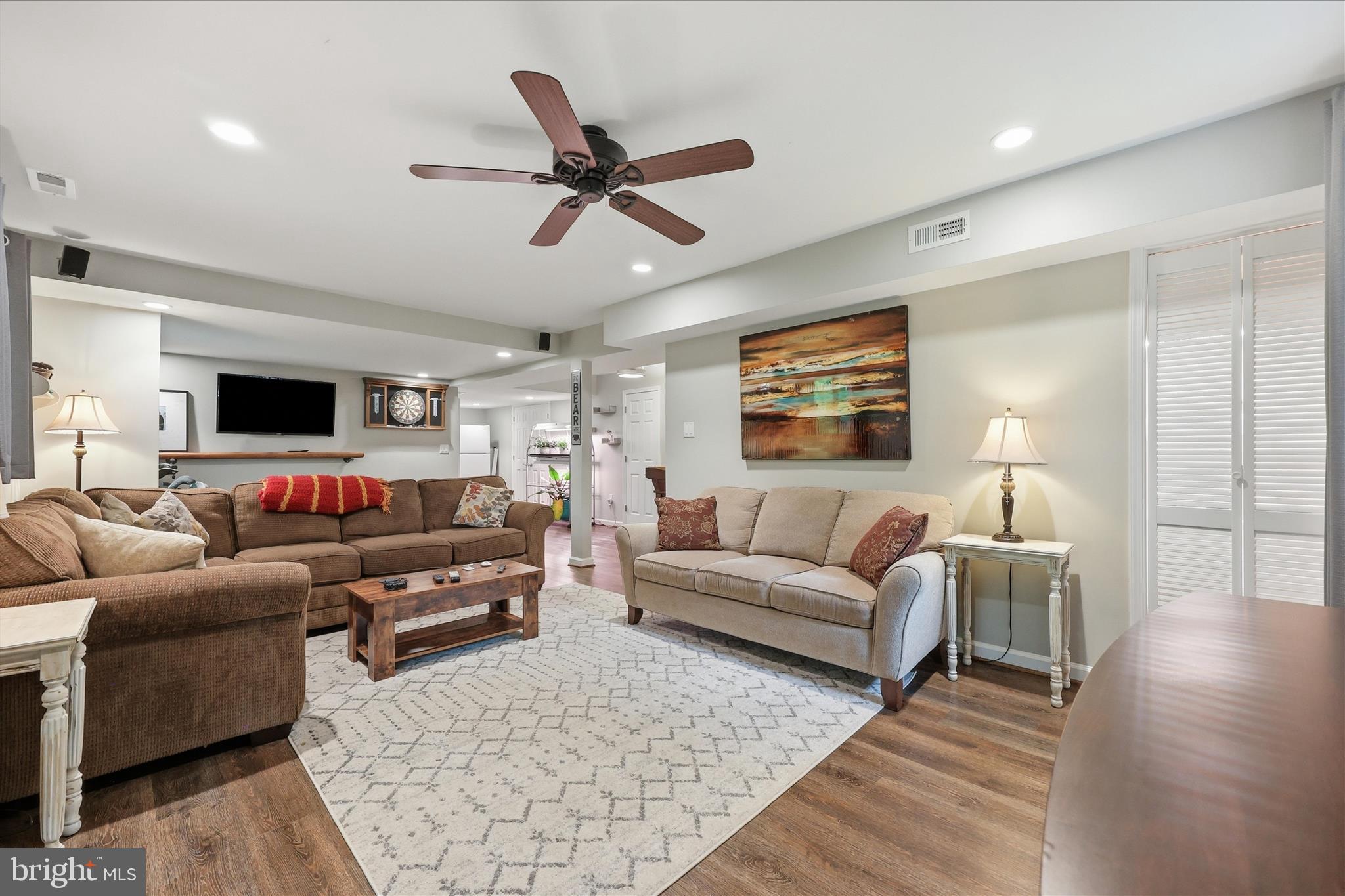 6714 MEADOWLAWN CIRCLE