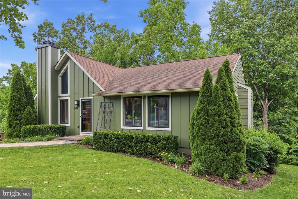 6714 MEADOWLAWN CIRCLE