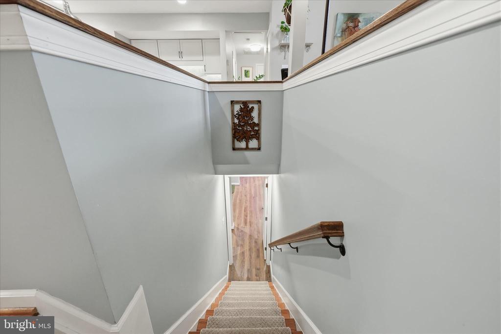 6714 MEADOWLAWN CIRCLE