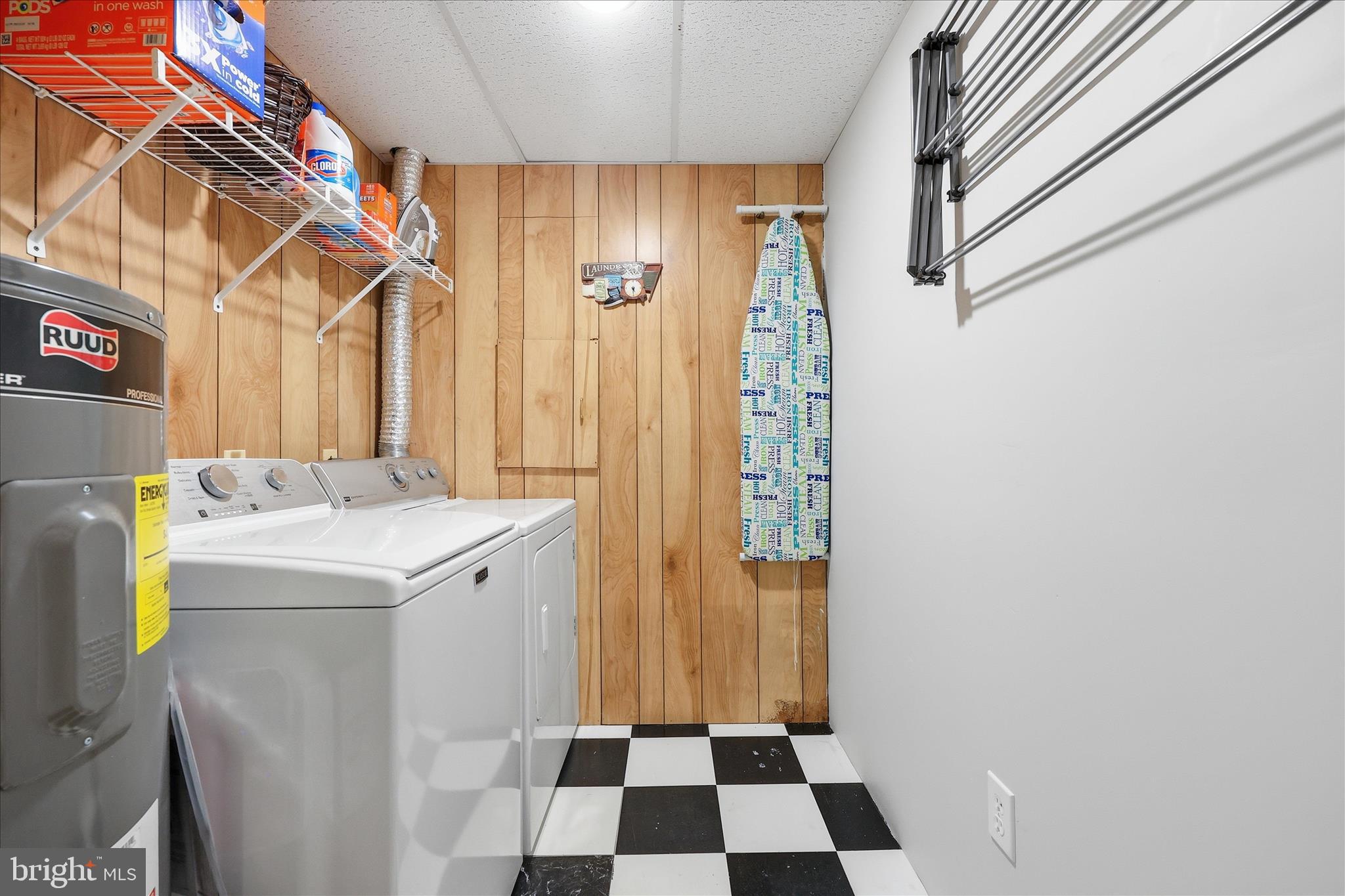 6714 MEADOWLAWN CIRCLE