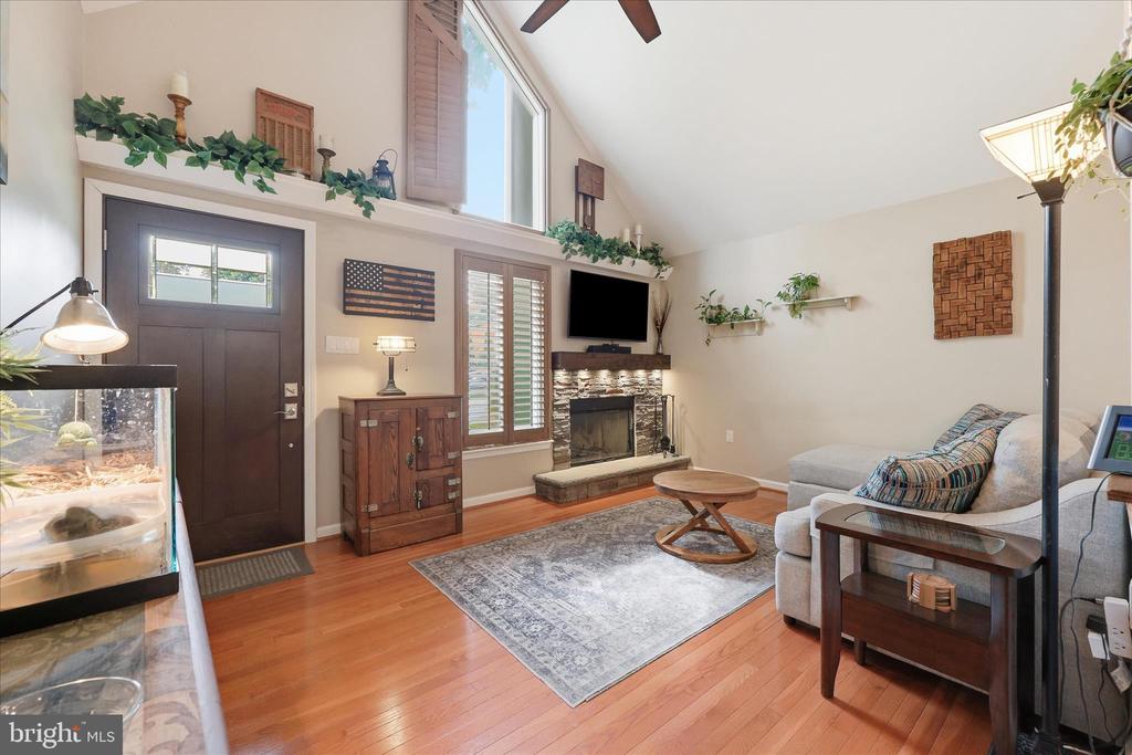 6714 MEADOWLAWN CIRCLE