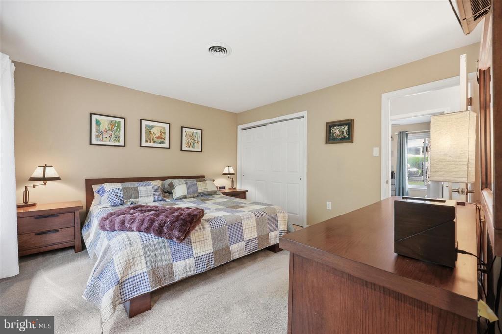 6714 MEADOWLAWN CIRCLE
