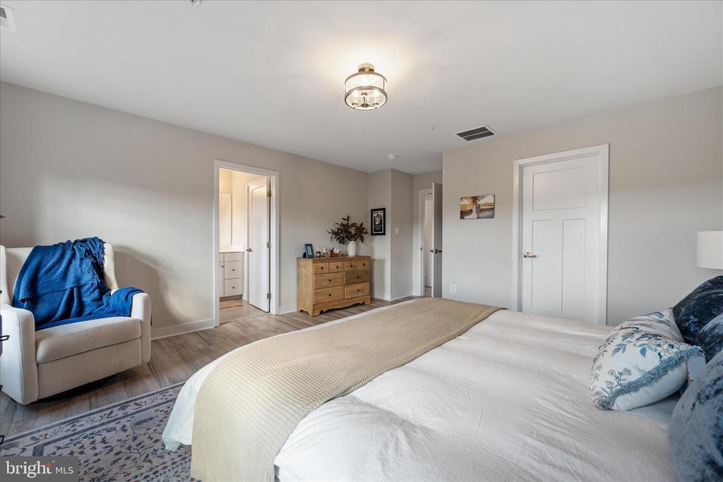 4798 HITESHOW DRIVE