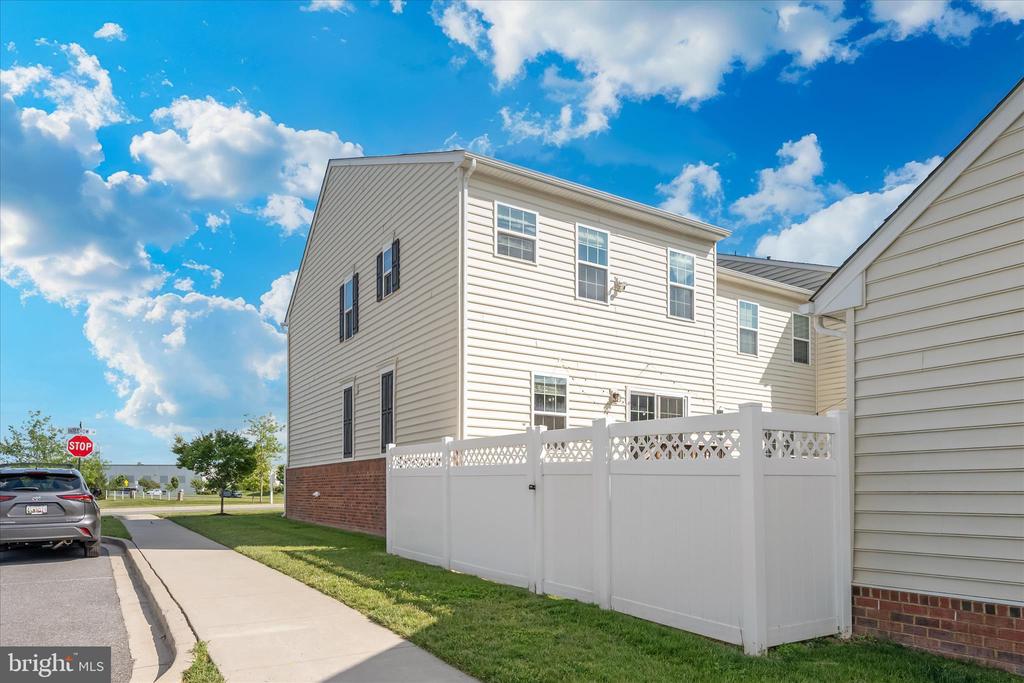 4798 HITESHOW DRIVE