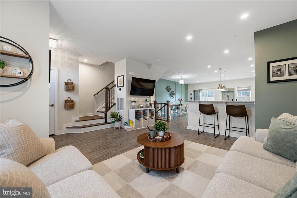 4798 HITESHOW DRIVE