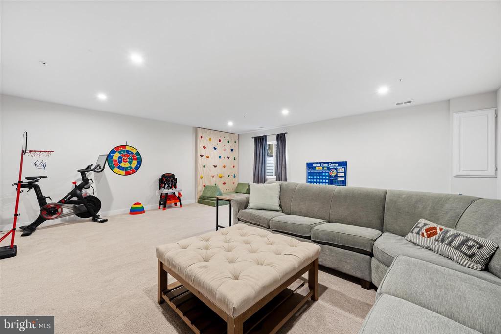 4798 HITESHOW DRIVE