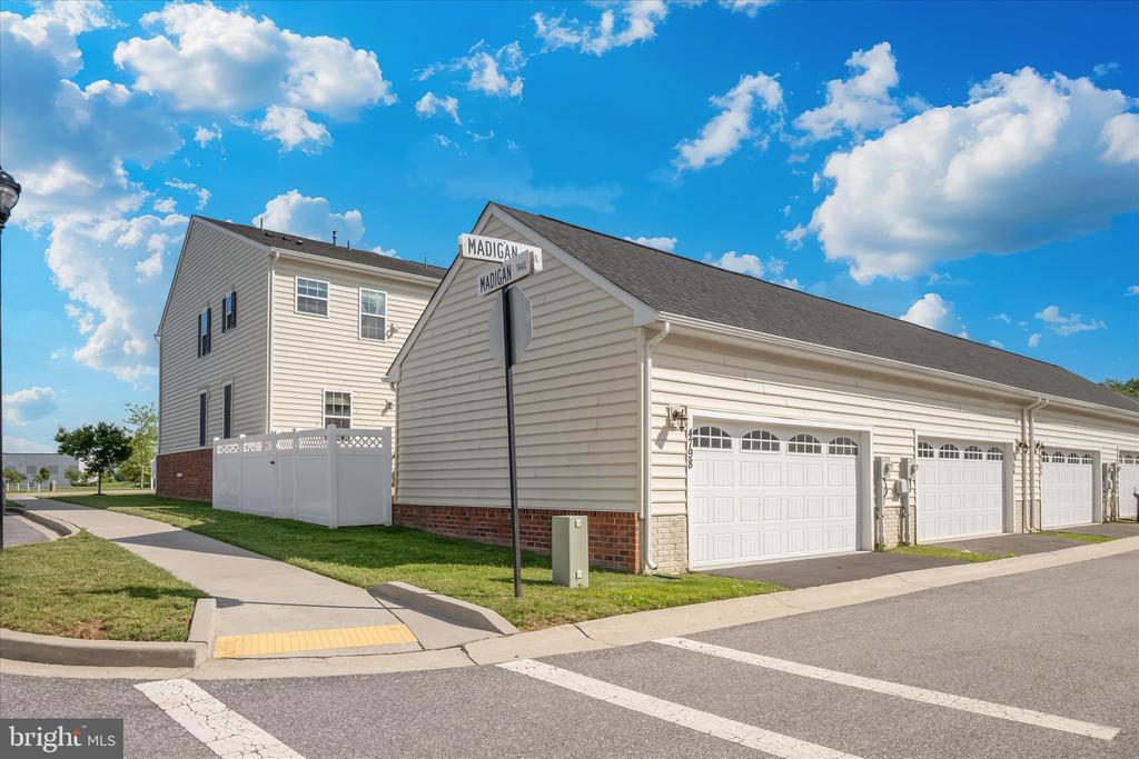 4798 HITESHOW DRIVE