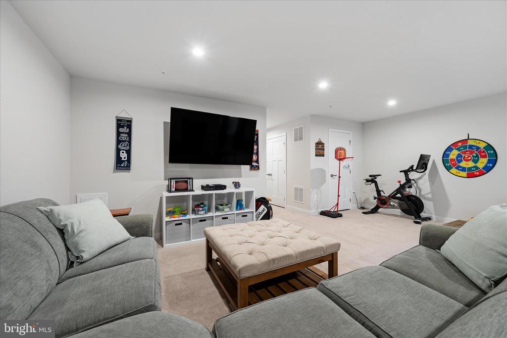 4798 HITESHOW DRIVE