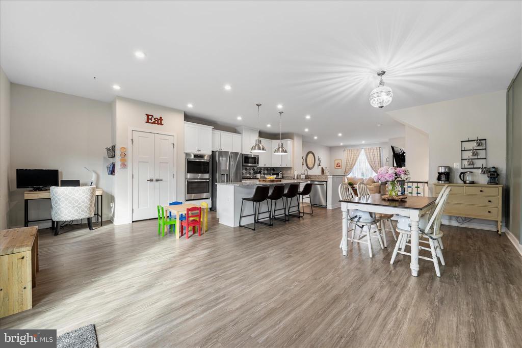 4798 HITESHOW DRIVE