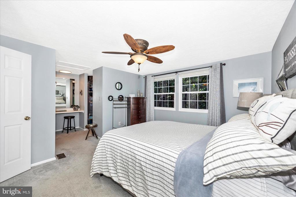 6611 HAYDOWN COURT