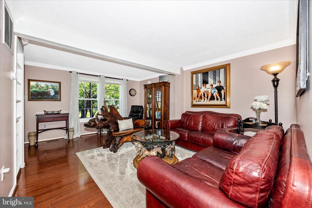 6611 HAYDOWN COURT