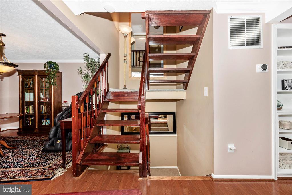 6611 HAYDOWN COURT
