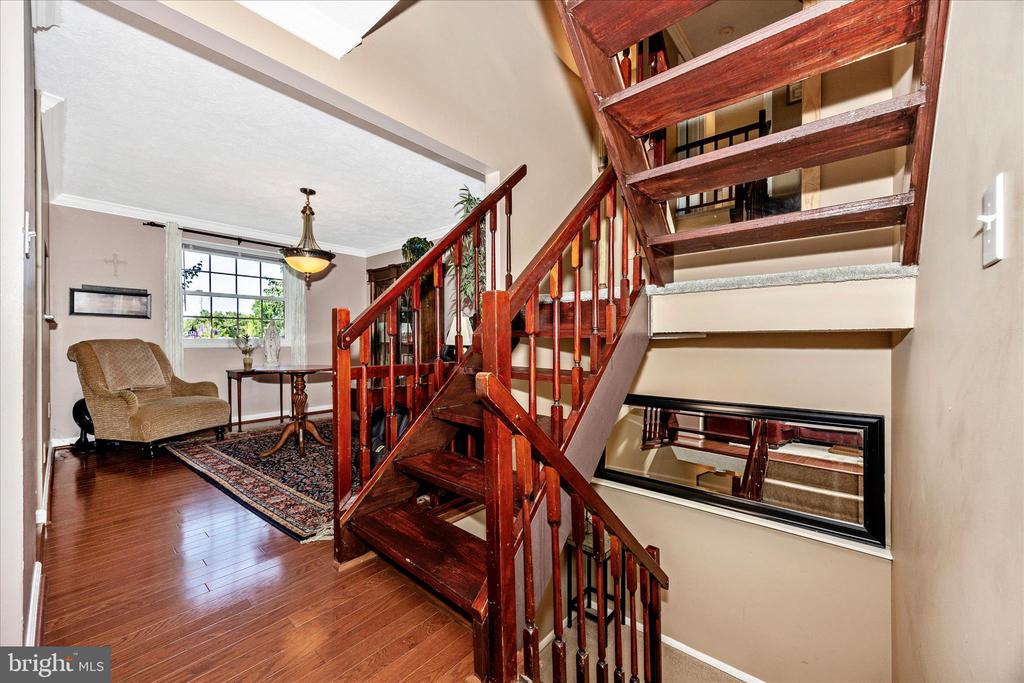 6611 HAYDOWN COURT