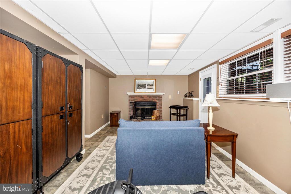 6611 HAYDOWN COURT
