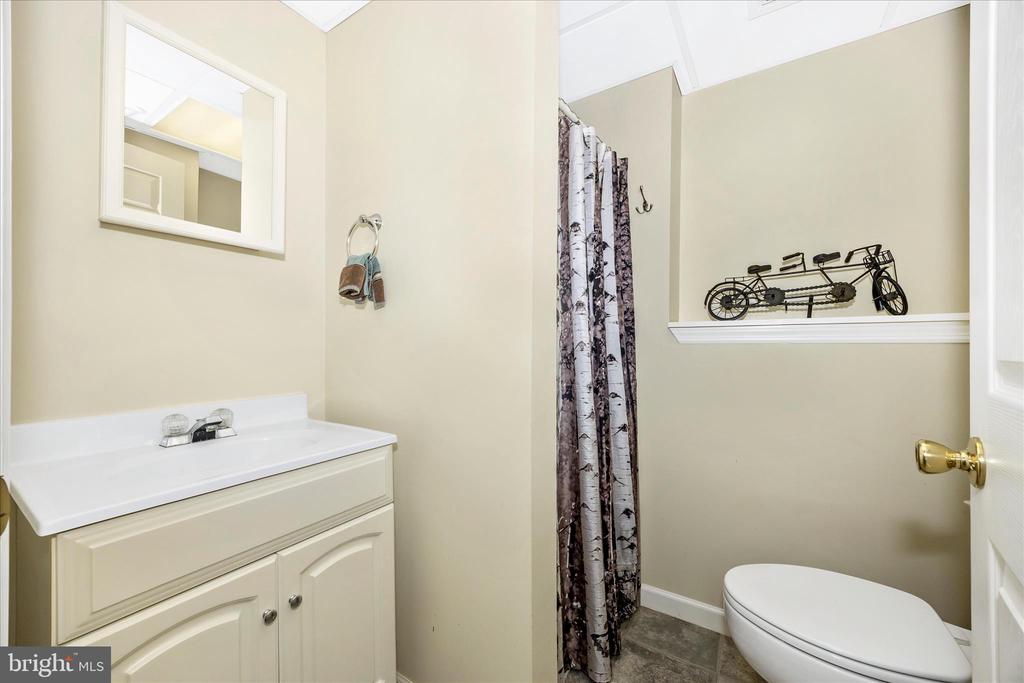 6611 HAYDOWN COURT