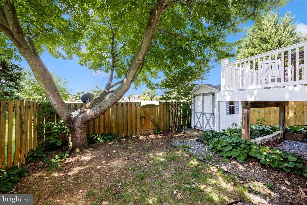 6611 HAYDOWN COURT