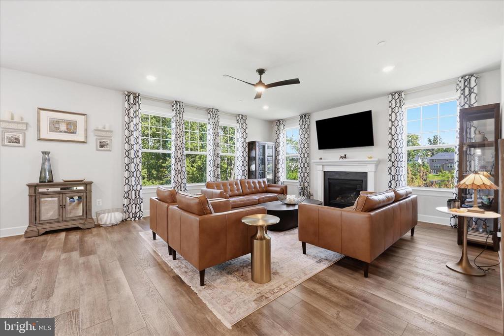 7116 STARMOUNT COURT
